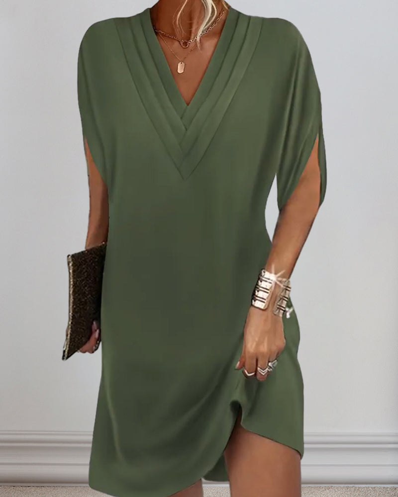 Céleste | Robe Mini Élégante à Col en V et Manches Fendues