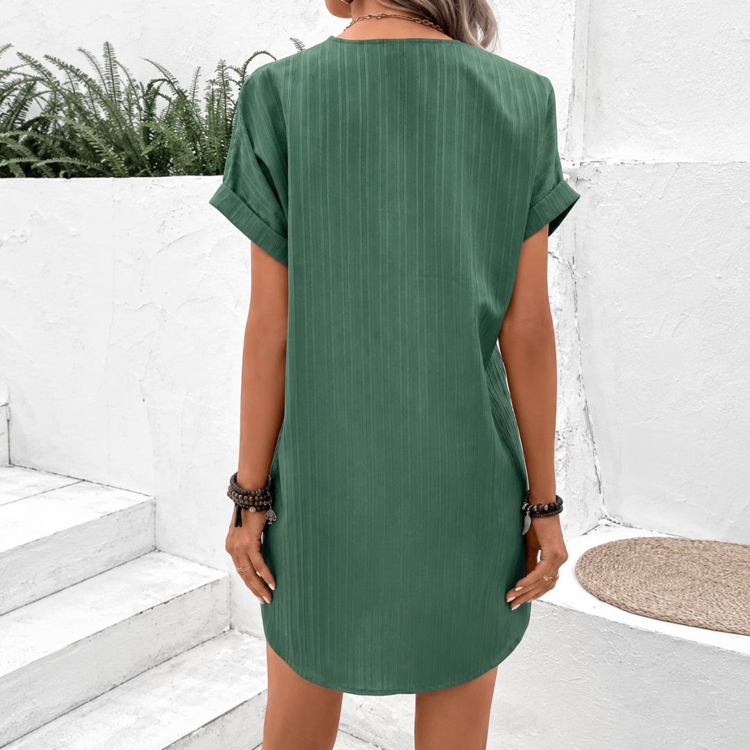 Constance | Robe à Col en V et Détail Boutonné