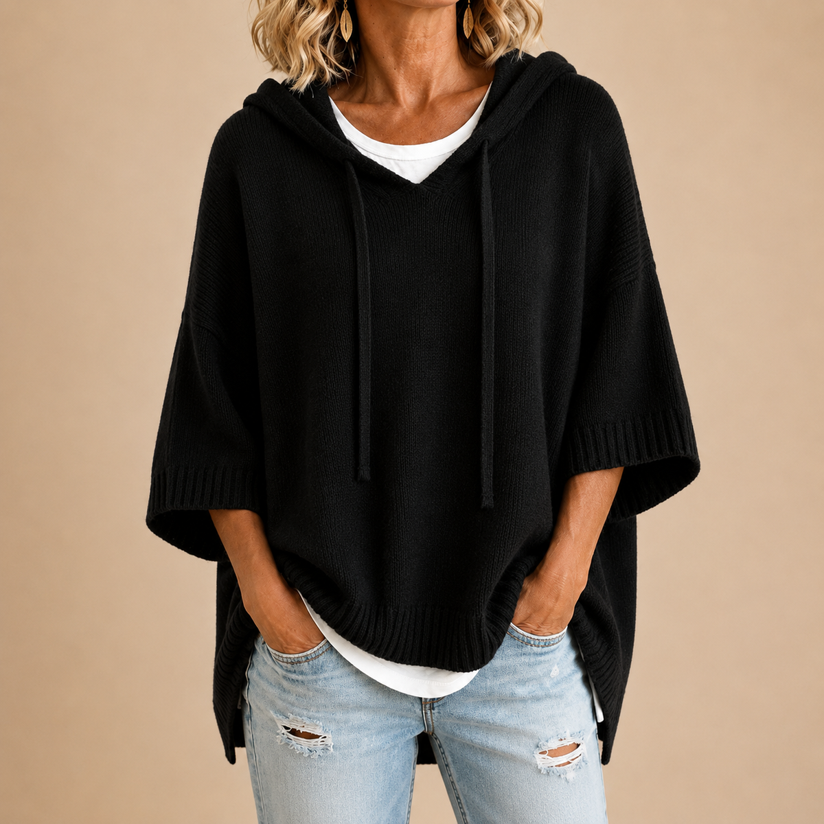 Oriana | Poncho en maille avec capuche et manches trois-quarts