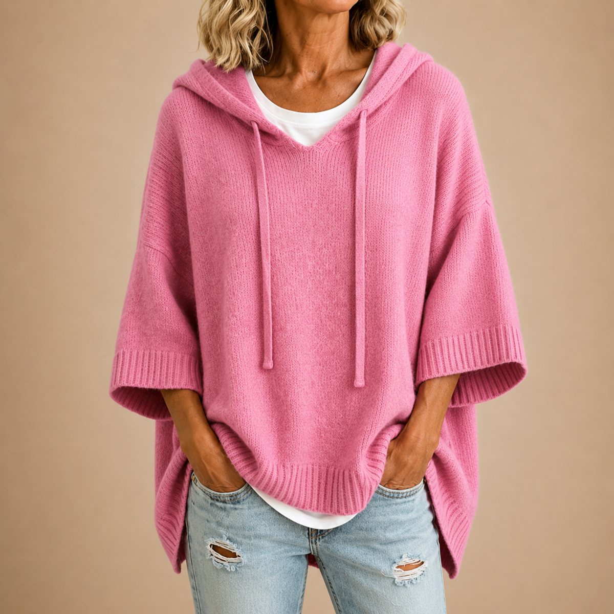 Oriana | Poncho en maille avec capuche et manches trois-quarts