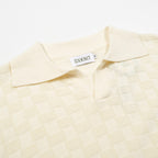 Chemise polo rétro blanc cassé à texture, col V pour homme