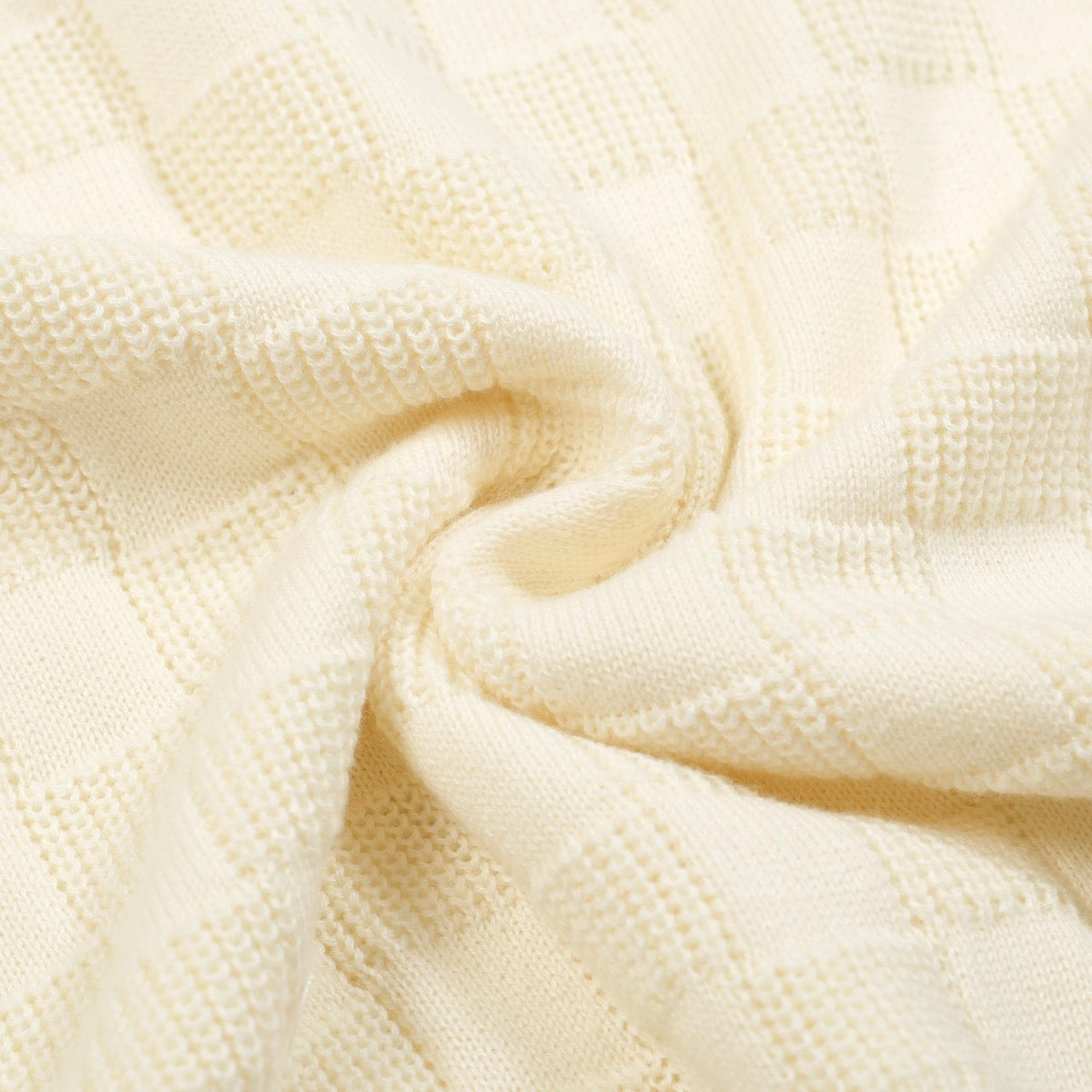 Chemise polo rétro blanc cassé à texture, col V pour homme