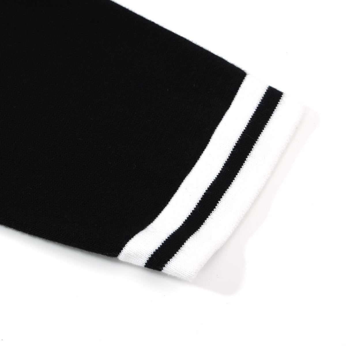 Pull-over rétro varsity pour homme – Noir vintage avec rayures blanches