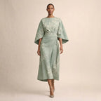 Clementine | Robe midi à motifs floraux, taille sculptée et élégance aérienne