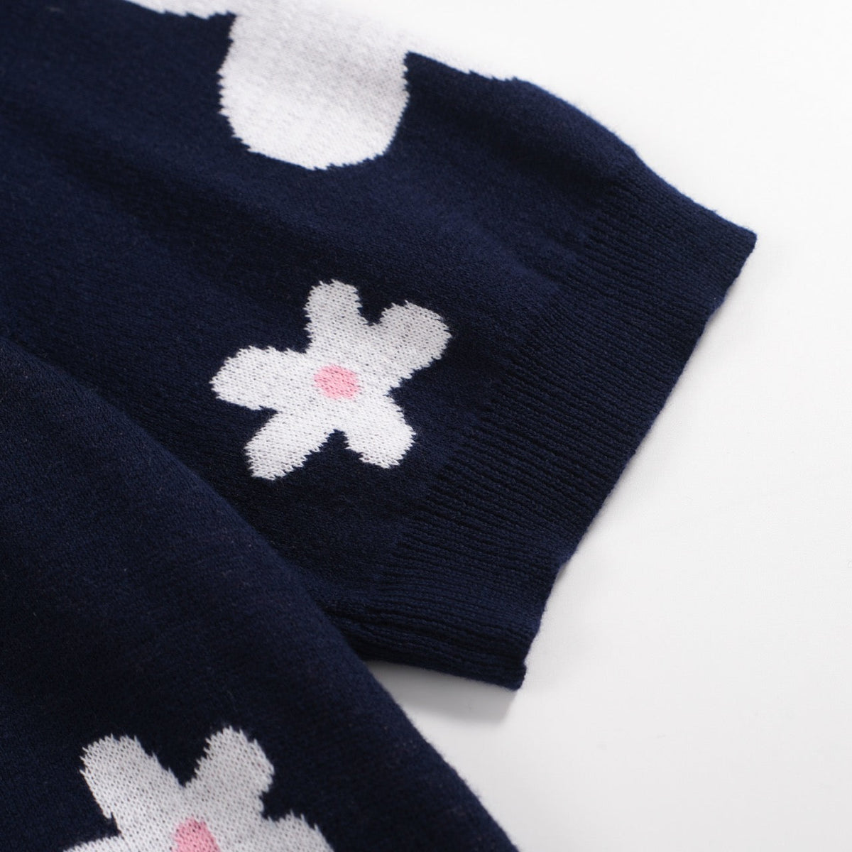 Polo tricot vintage marine à motifs marguerites pour homme – Col rose rétro des années 70