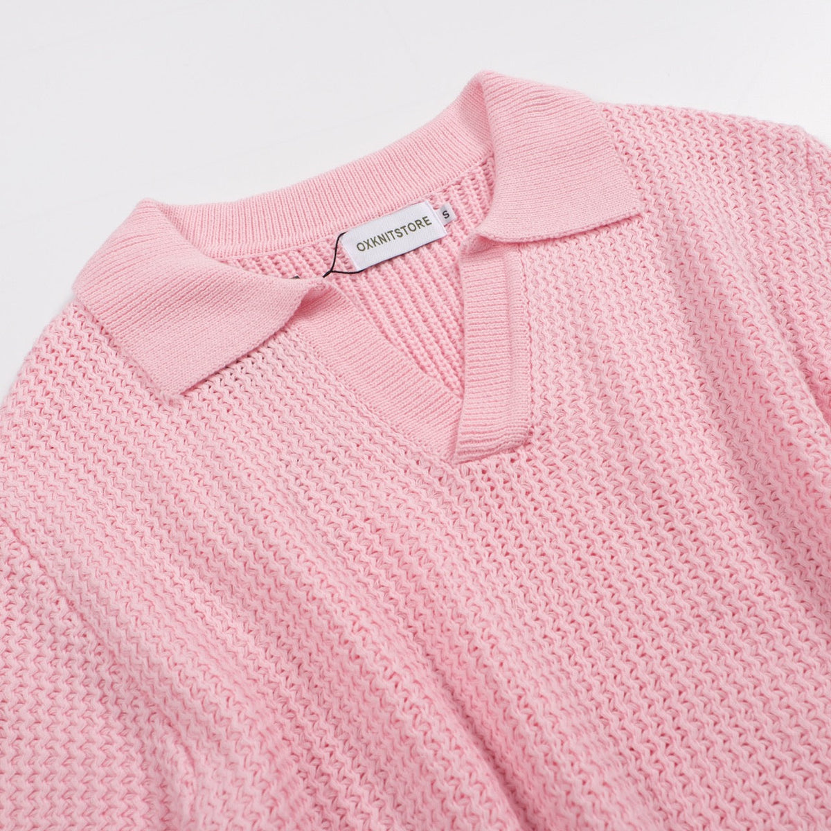 Chemise légère à col V pour homme en tricot gaufré rose rétro des années 60