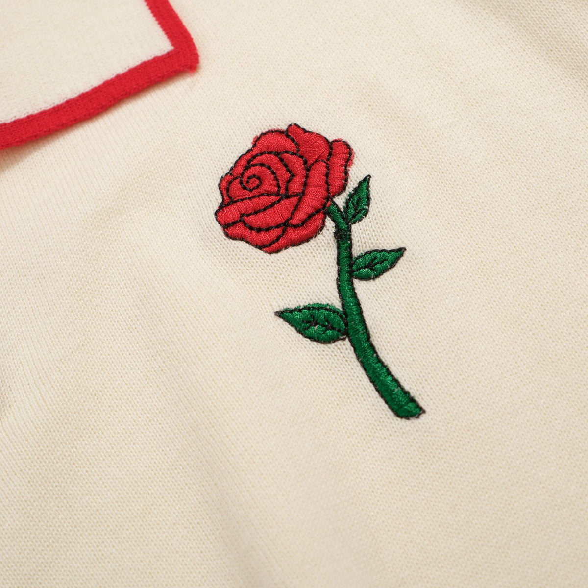 Chemise polo vintage pour homme – Chemise crème à boutons avec broderie rose rétro