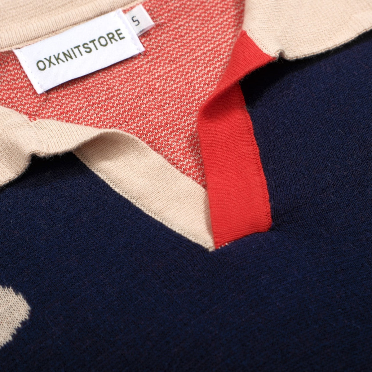 Pull rétro pour homme en tricot fleurs des années 70 – Marine vintage avec motif marguerite