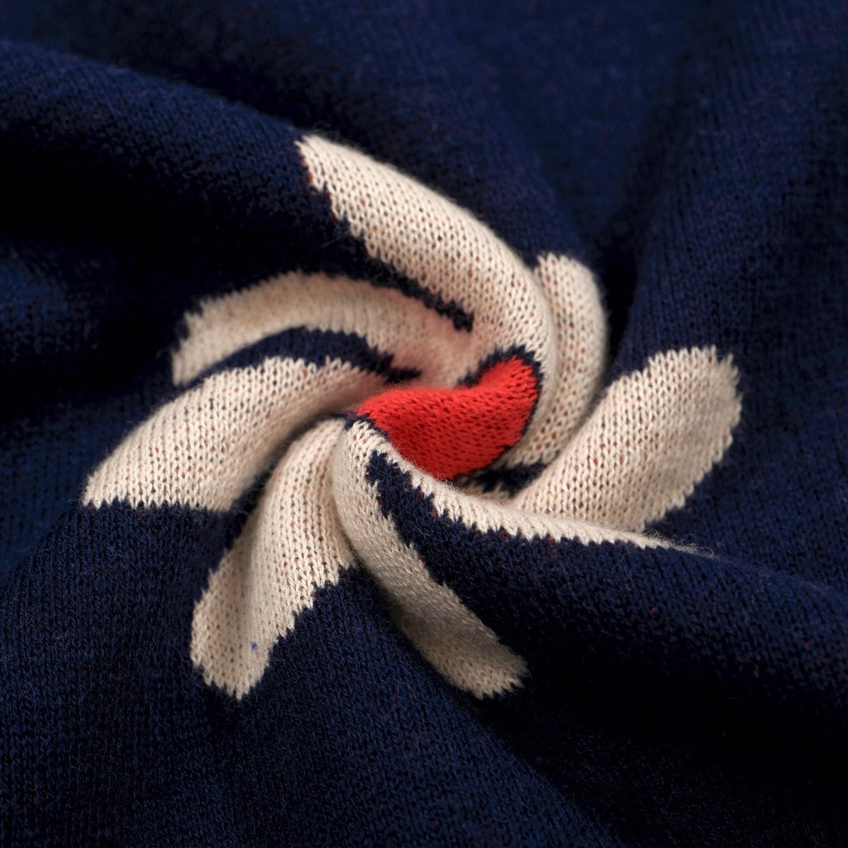Pull rétro pour homme en tricot fleurs des années 70 – Marine vintage avec motif marguerite
