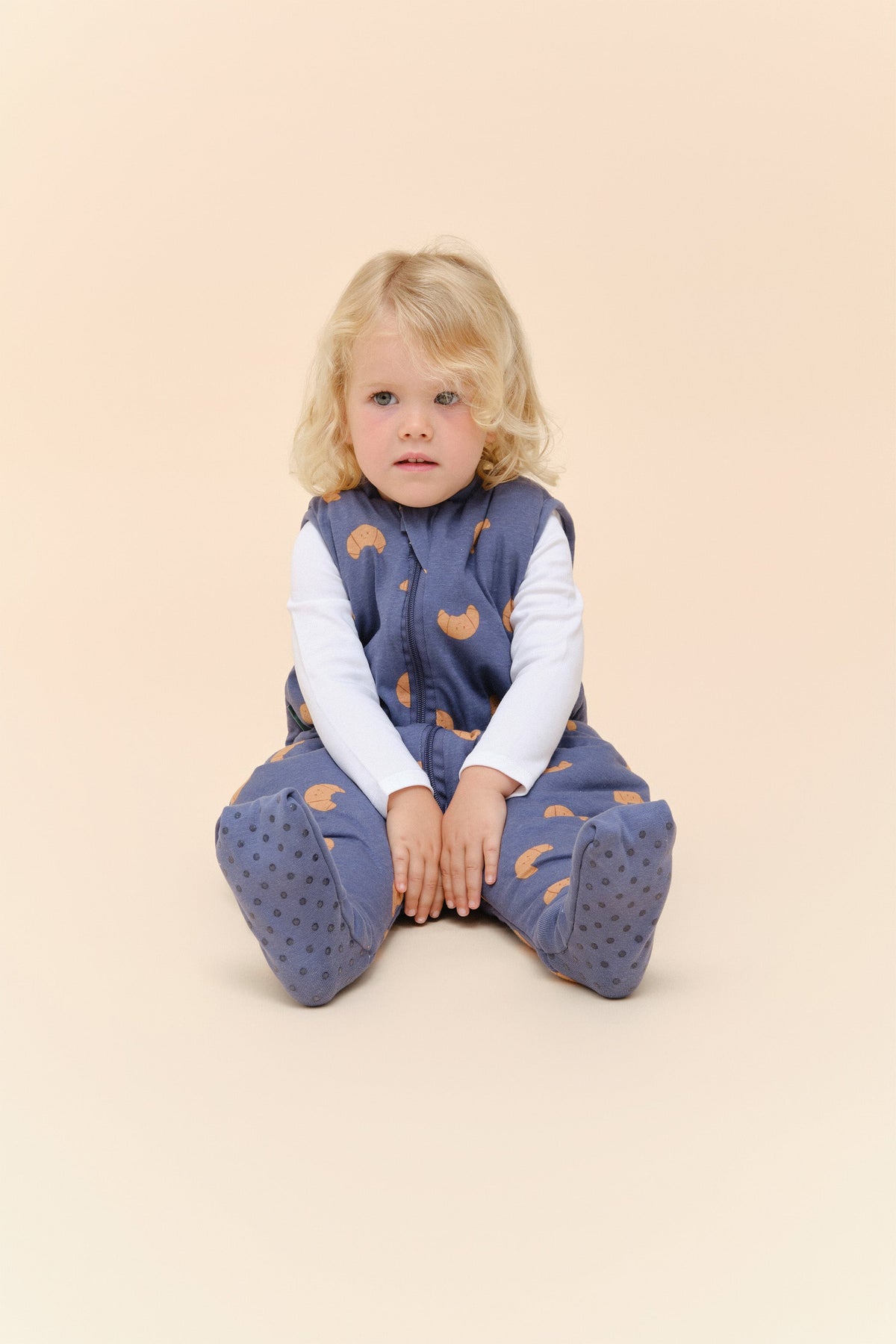 Combinaison de sommeil avec chaussettes - Croissants - TOG 2.5