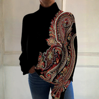 Eliza | Haut à col montant avec motifs paisley élégants