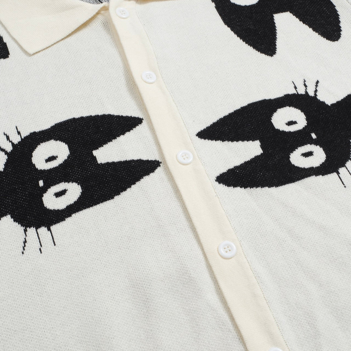 Chemise rétro en maille pour homme – Crème vintage à boutons avec motif de chat noir