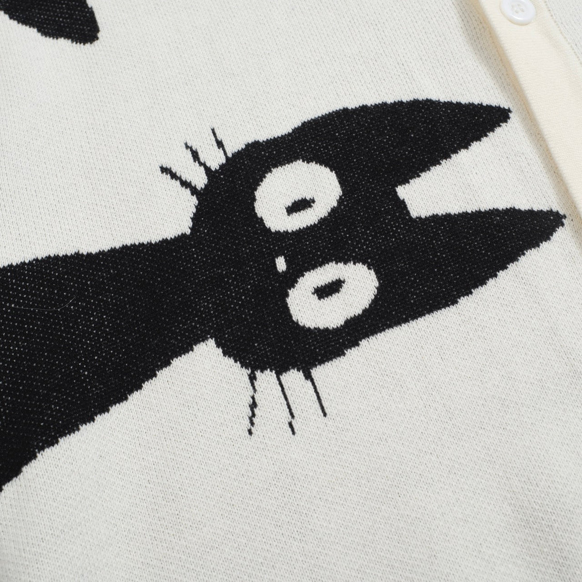 Chemise rétro en maille pour homme – Crème vintage à boutons avec motif de chat noir