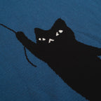 Hommes T-shirt en tricot bleu avec motif de chat - Créé par Lim Heng Swee