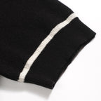Pull vintage en jacquard rose et noir à col V pour homme