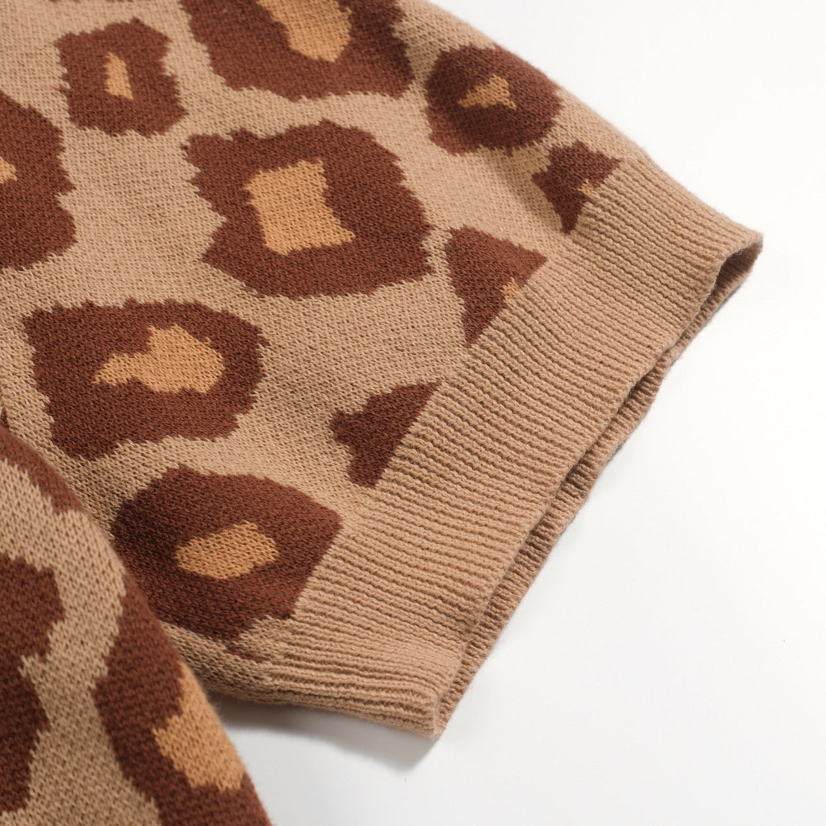 Kaki Jacquard Polo Homme avec Motif Tigre et Léopard