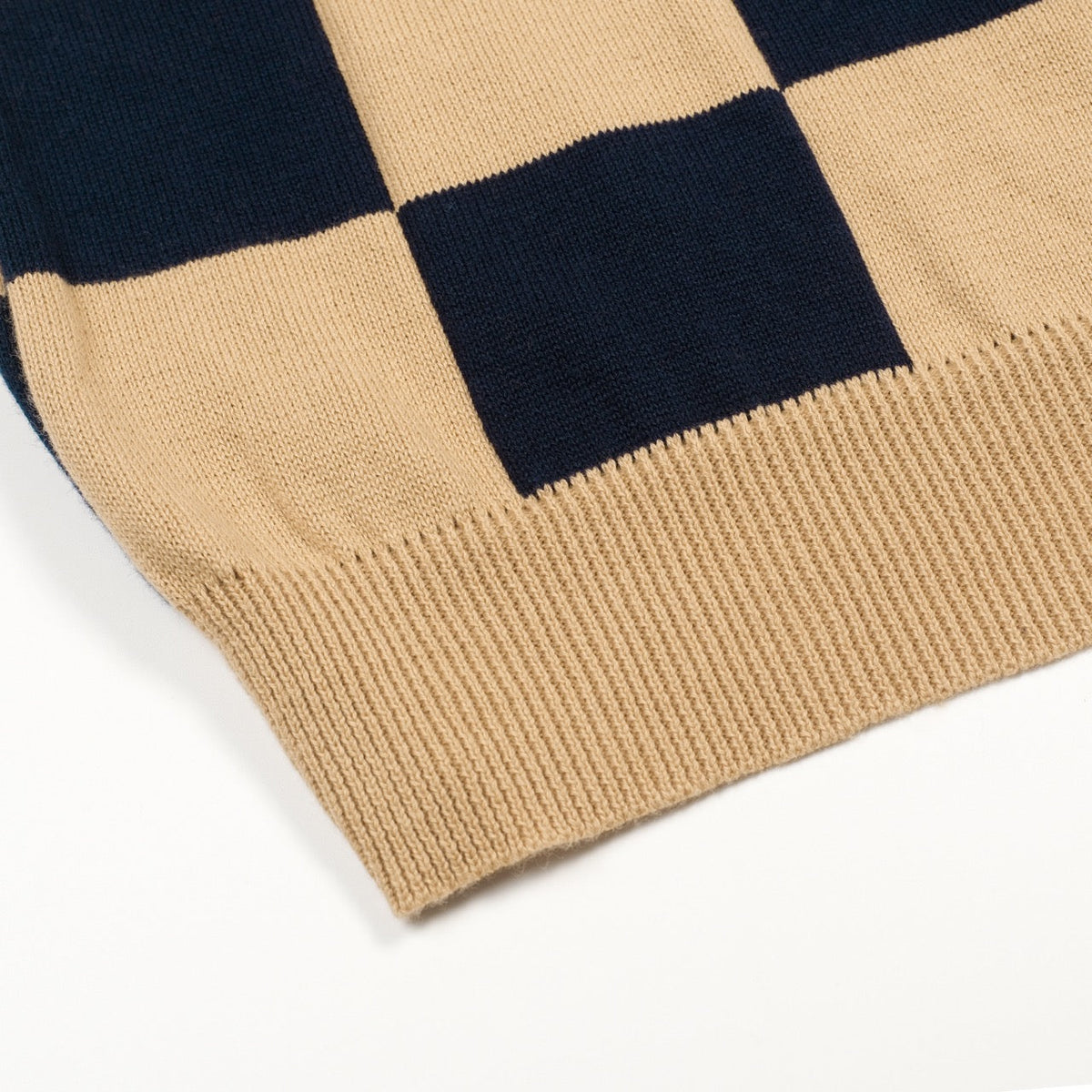 Polo en maille kaki à carreaux pour homme avec broderie de perroquet