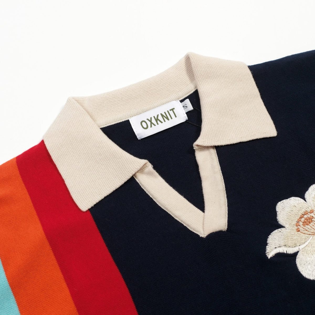 Vintage Polo Tricoté Bleu Foncé avec Broderie Florale pour Homme