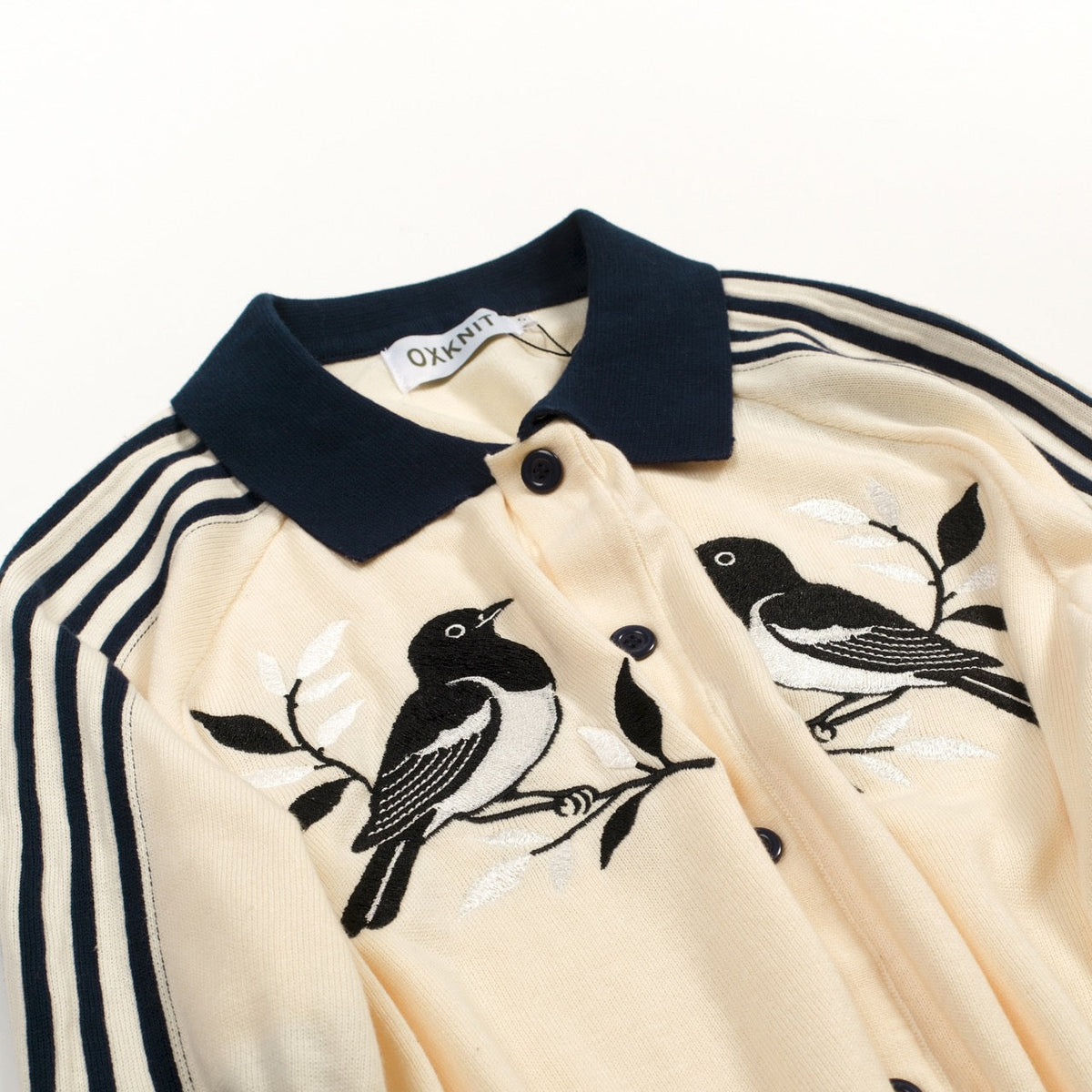 Cardigan vintage à rayures abricot et blanc pour homme, orné de broderies d'oiseaux