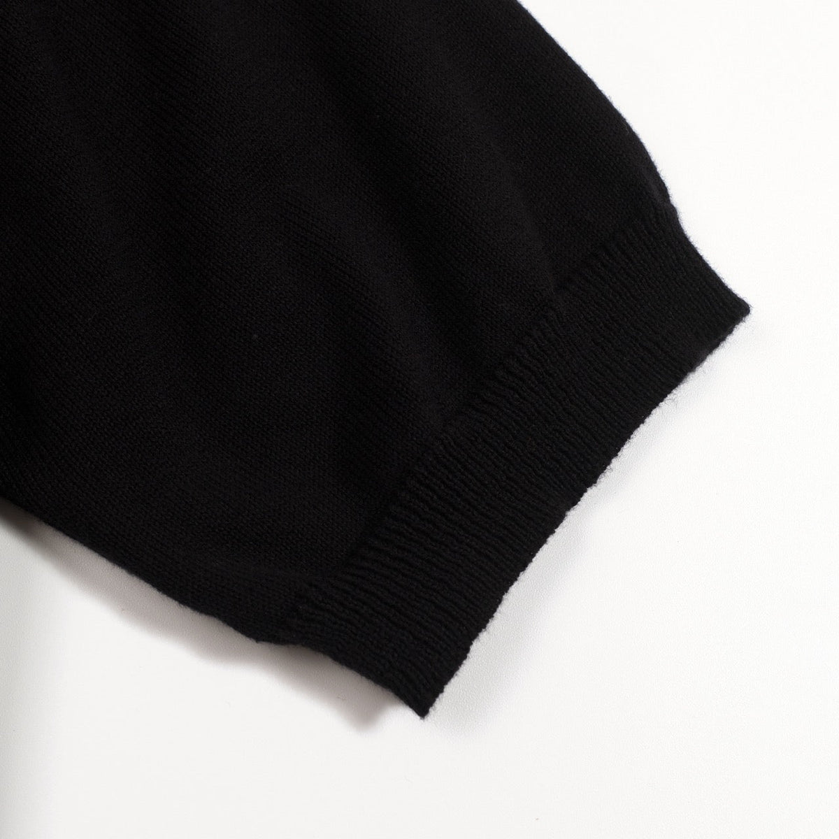T-shirt noir classique en tricot pour homme avec broderie d'avion vintage