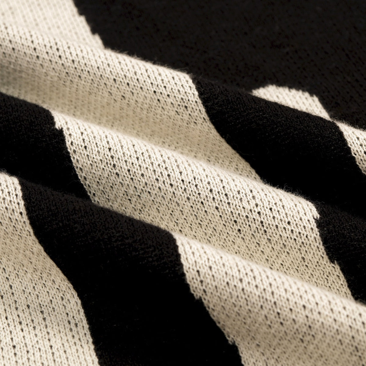 Classique Polo en Maille Jacquard Rétro pour Homme - Design Artistique Noir