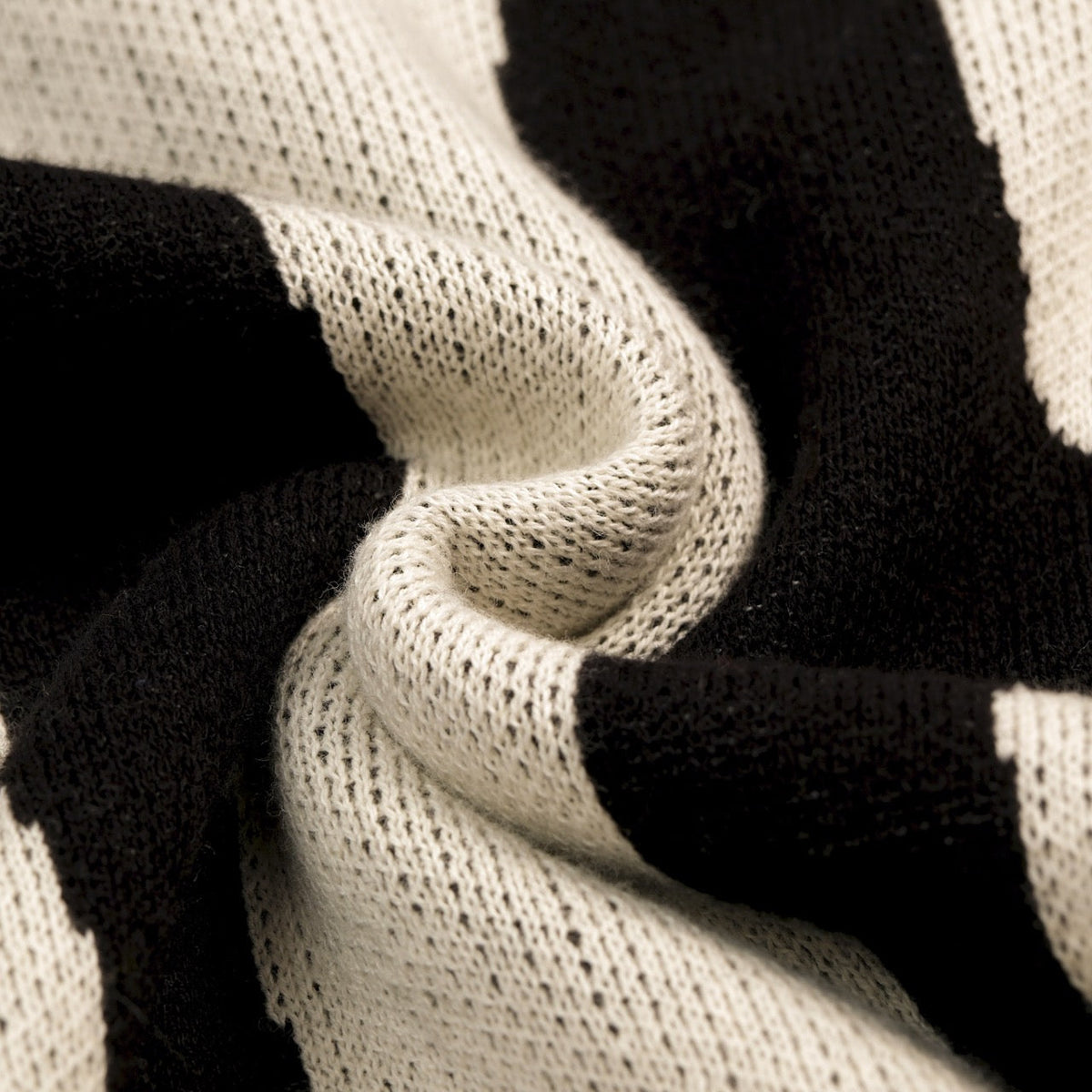 Classique Polo en Maille Jacquard Rétro pour Homme - Design Artistique Noir