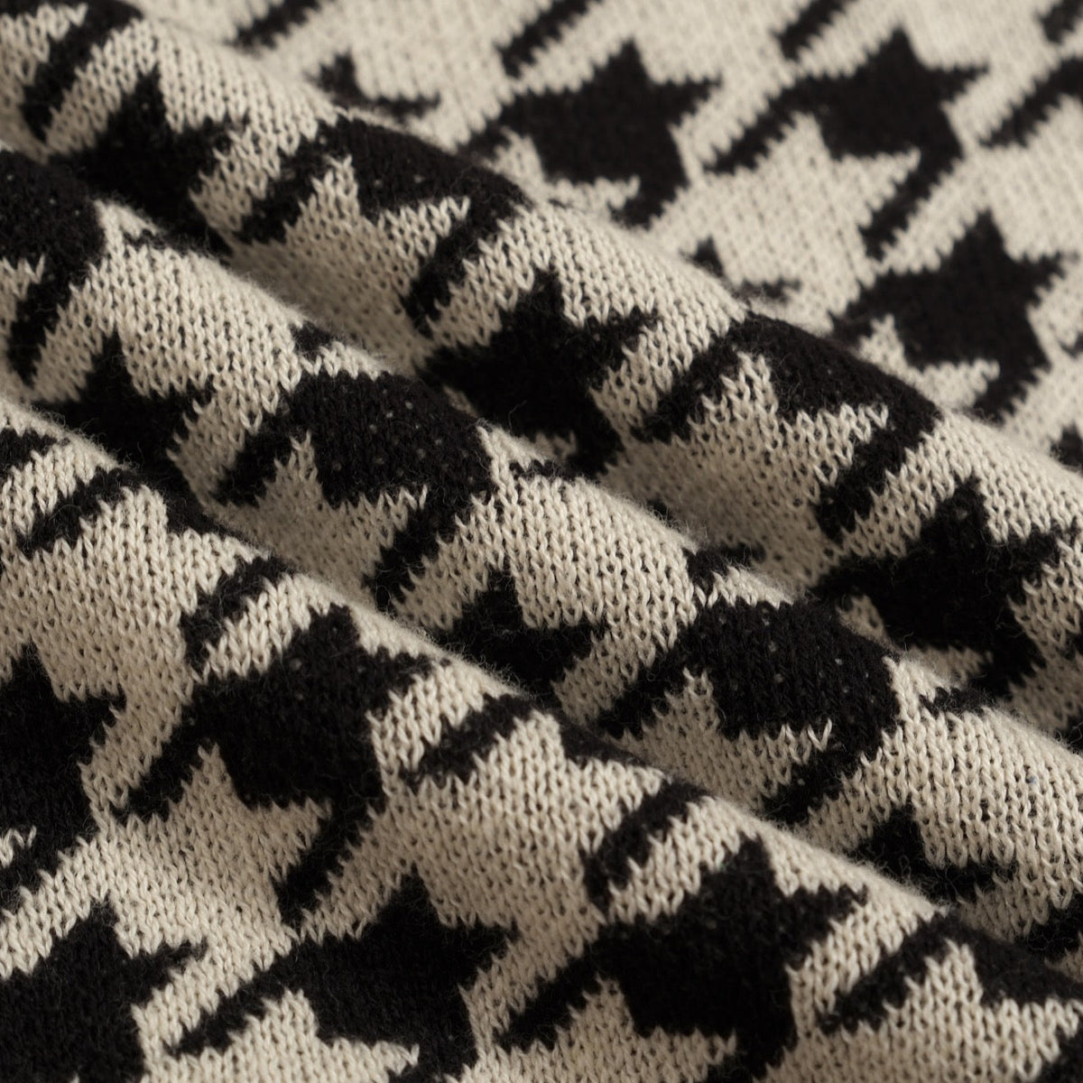 Cardigan vintage noir en maille jacquard à chevrons pour homme