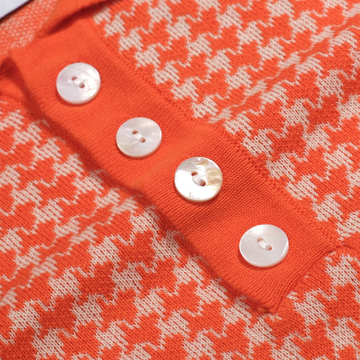 Pull en maille jacquard orange à motif pied-de-poule classique pour homme