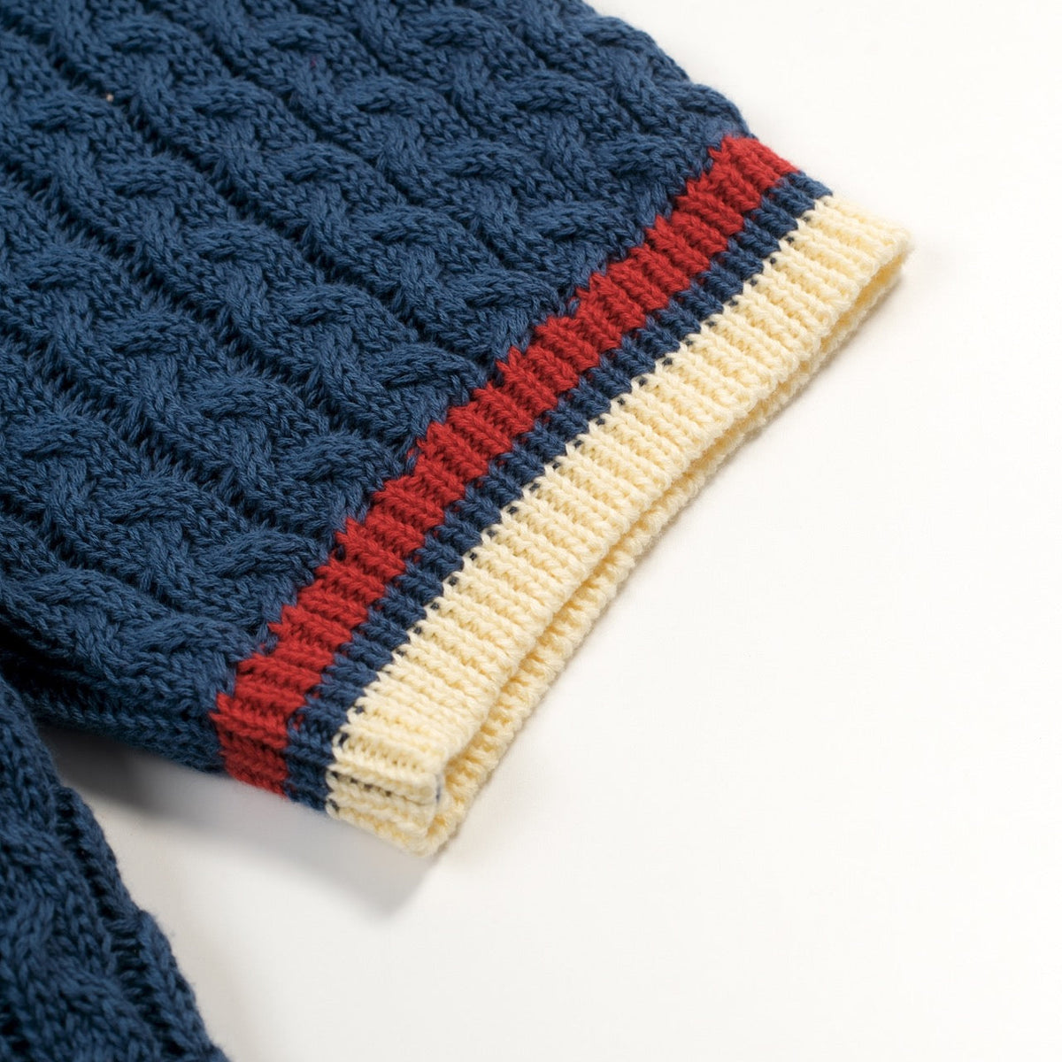 Pull bleu rétro en maille torsadée pour homme