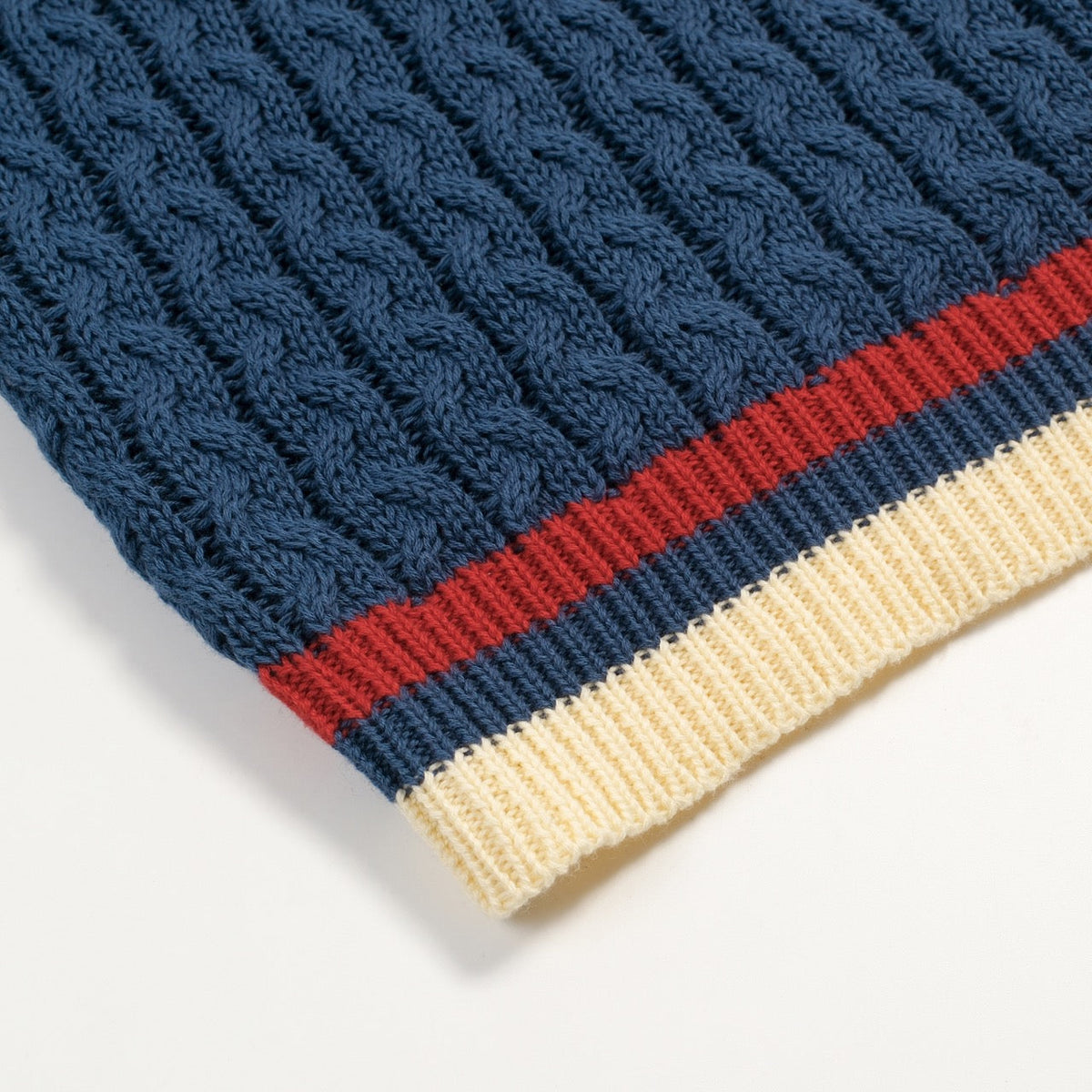 Pull bleu rétro en maille torsadée pour homme