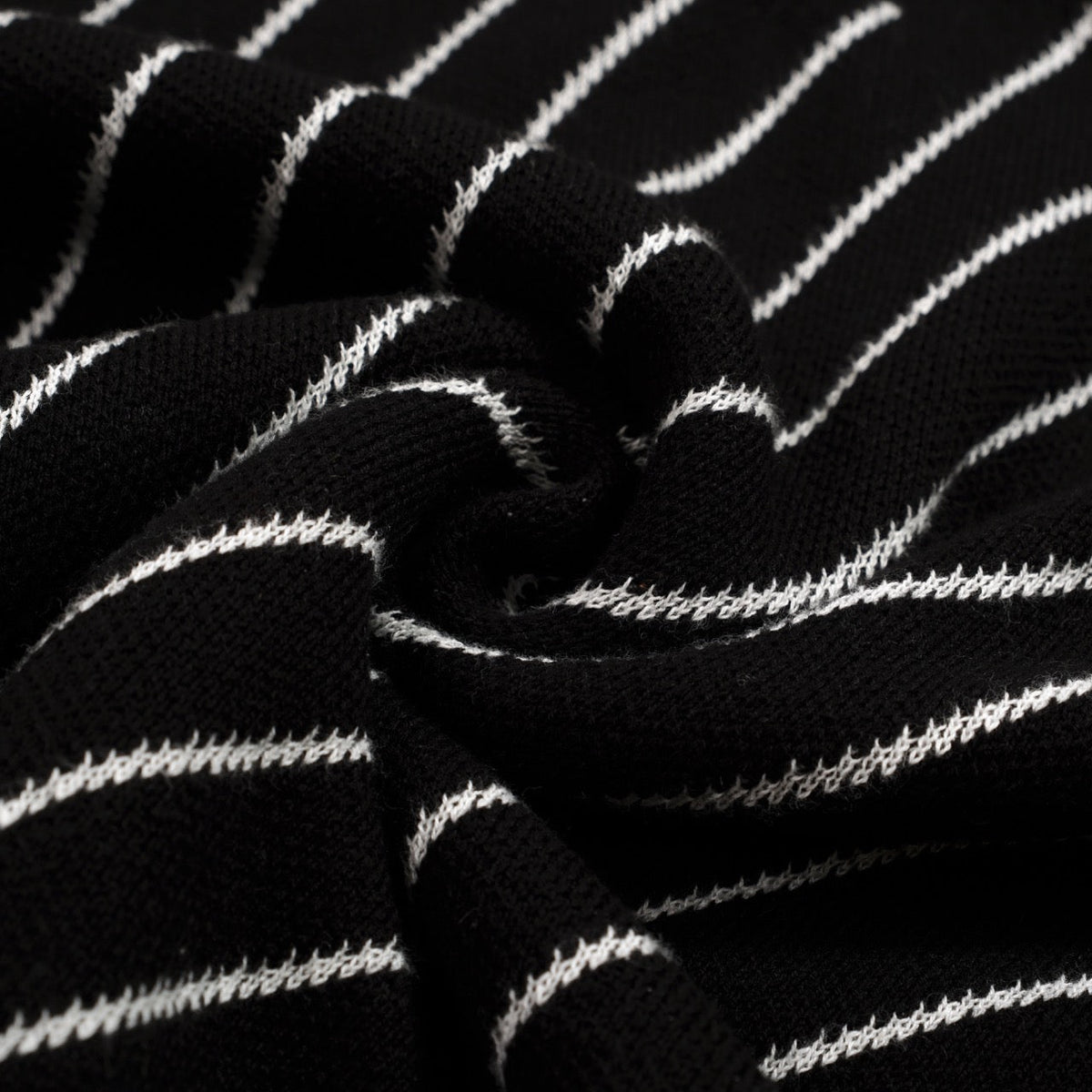 Pull en maille jacquard noir à rayures diagonales rétro pour homme
