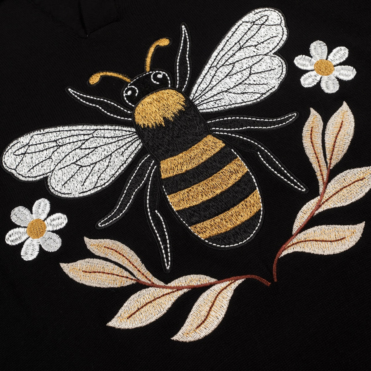 Pull en maille noire pour homme avec broderie d'abeille vintage italienne