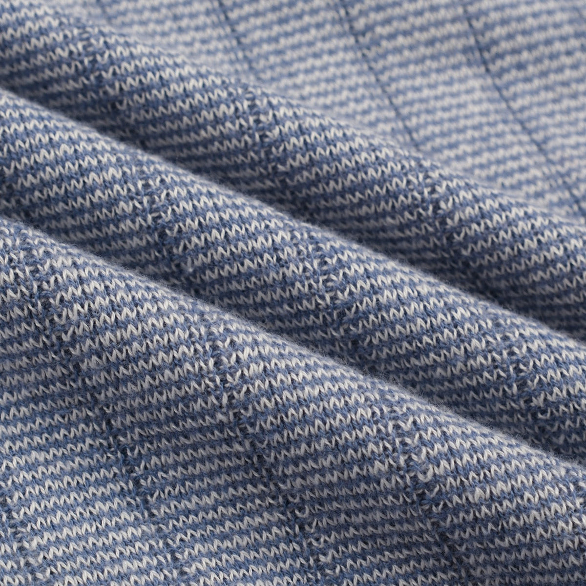 Polo tricoté bleu pour homme au style sportif des années 70