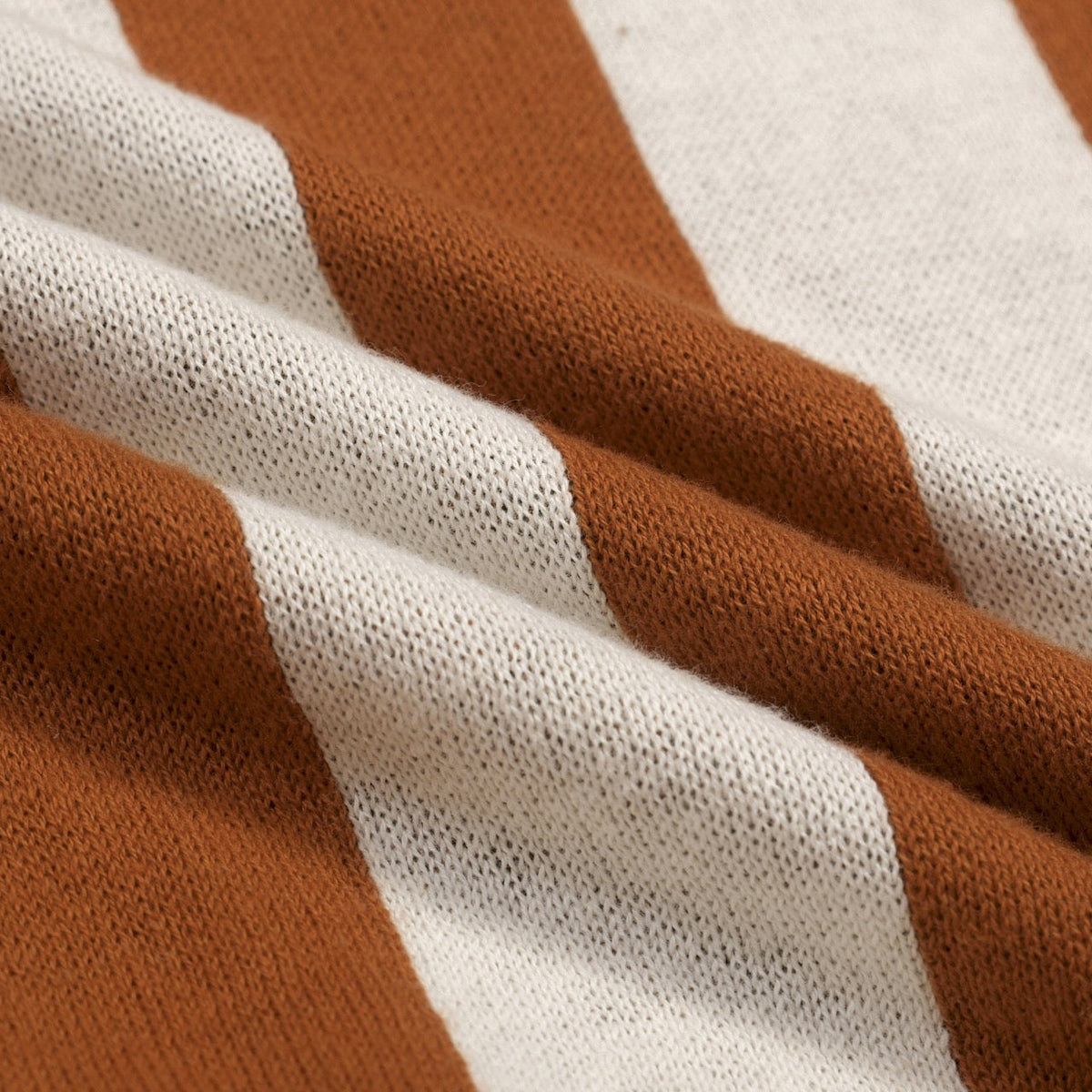 Pull en tricot rétro caramel brun pour homme