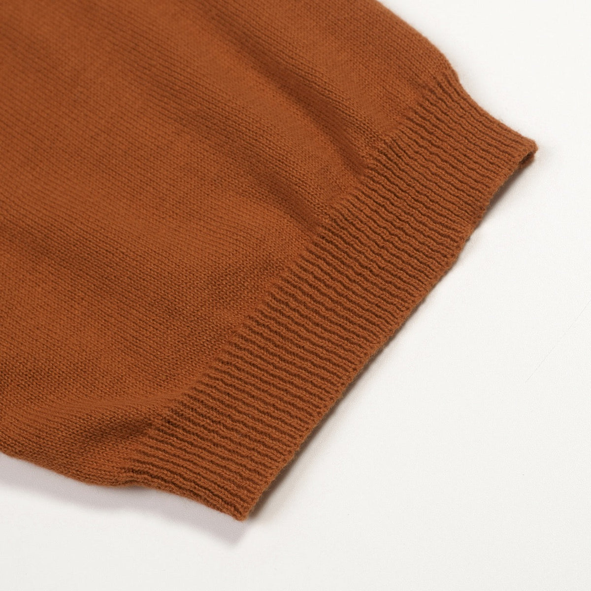 Pull en tricot rétro caramel brun pour homme
