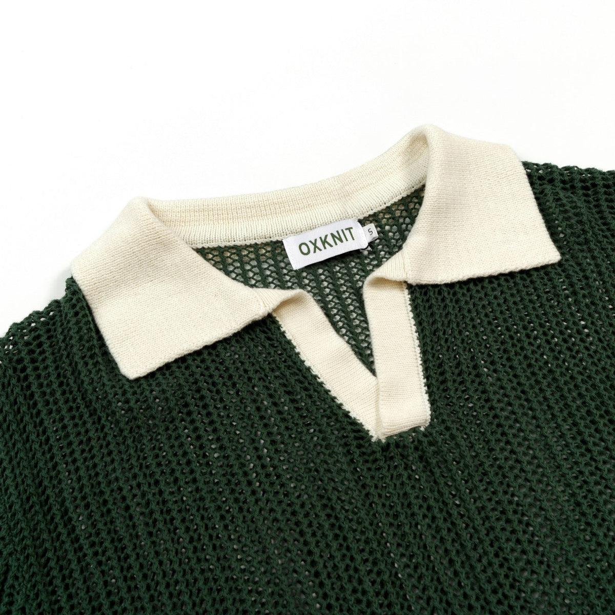 Pull en maille ajourée verte style années 70 pour homme avec col montant