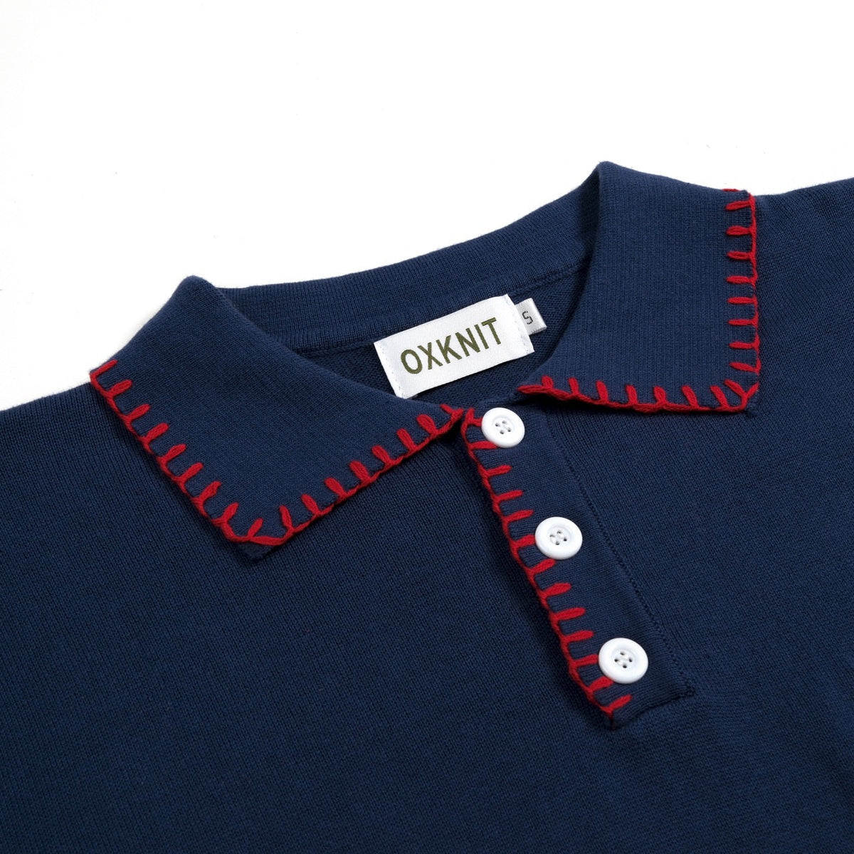 Pull en maille bleu marine pour homme avec motif de cœur brodé