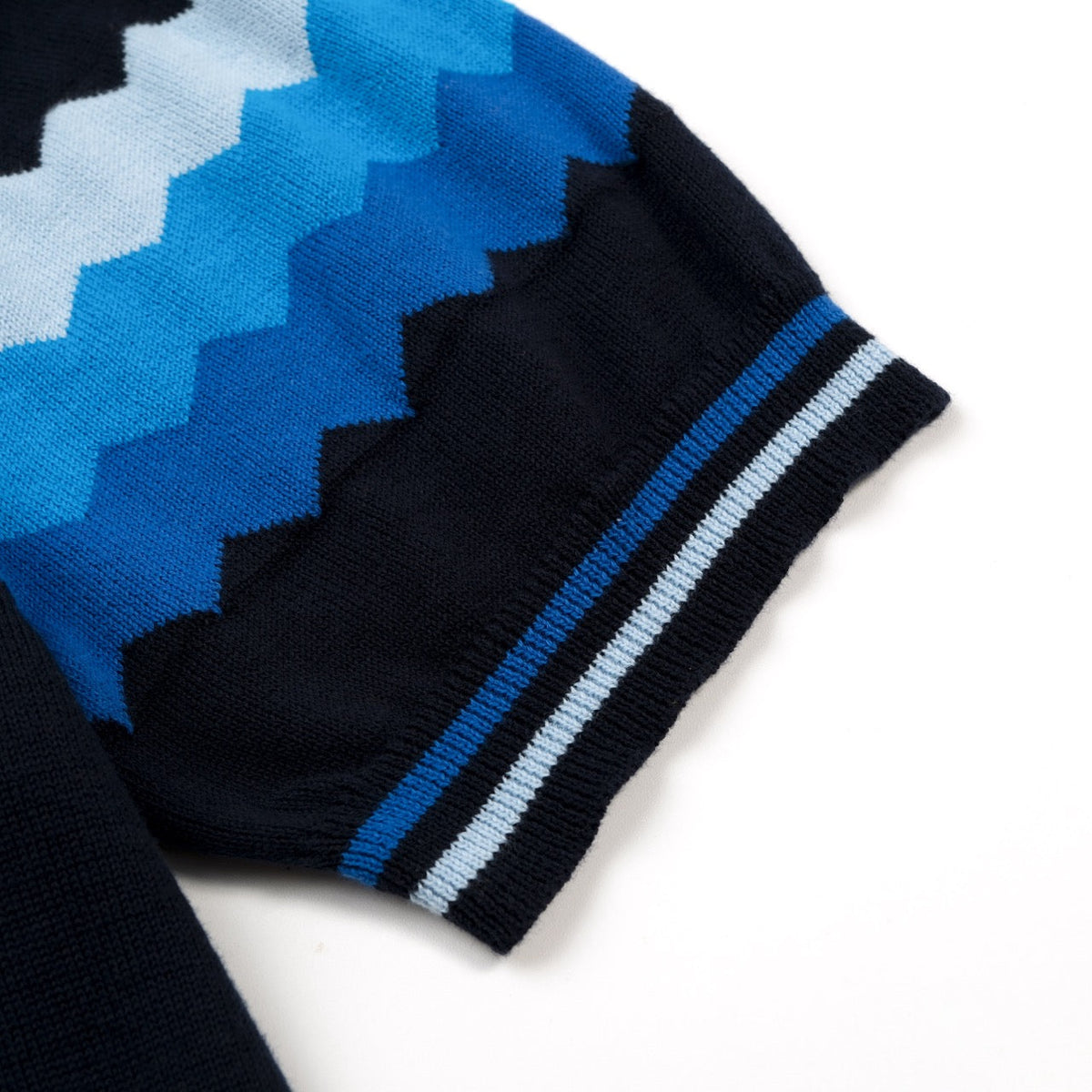 Cardigan rétro en tricot jacquard à rayures zigzag bleu marine pour homme