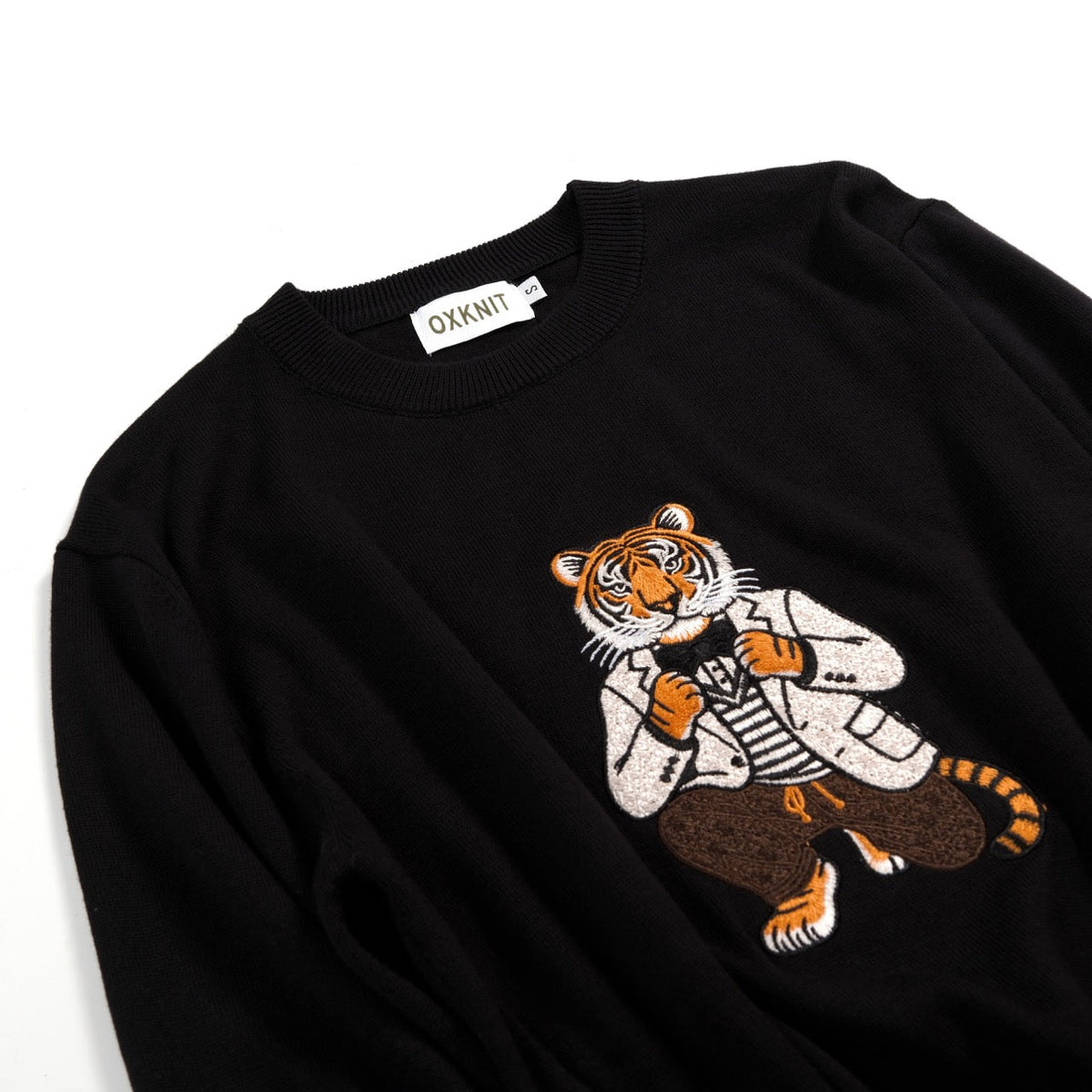 Pull Classique Noir Rétro pour Homme avec Broderie de Tigre