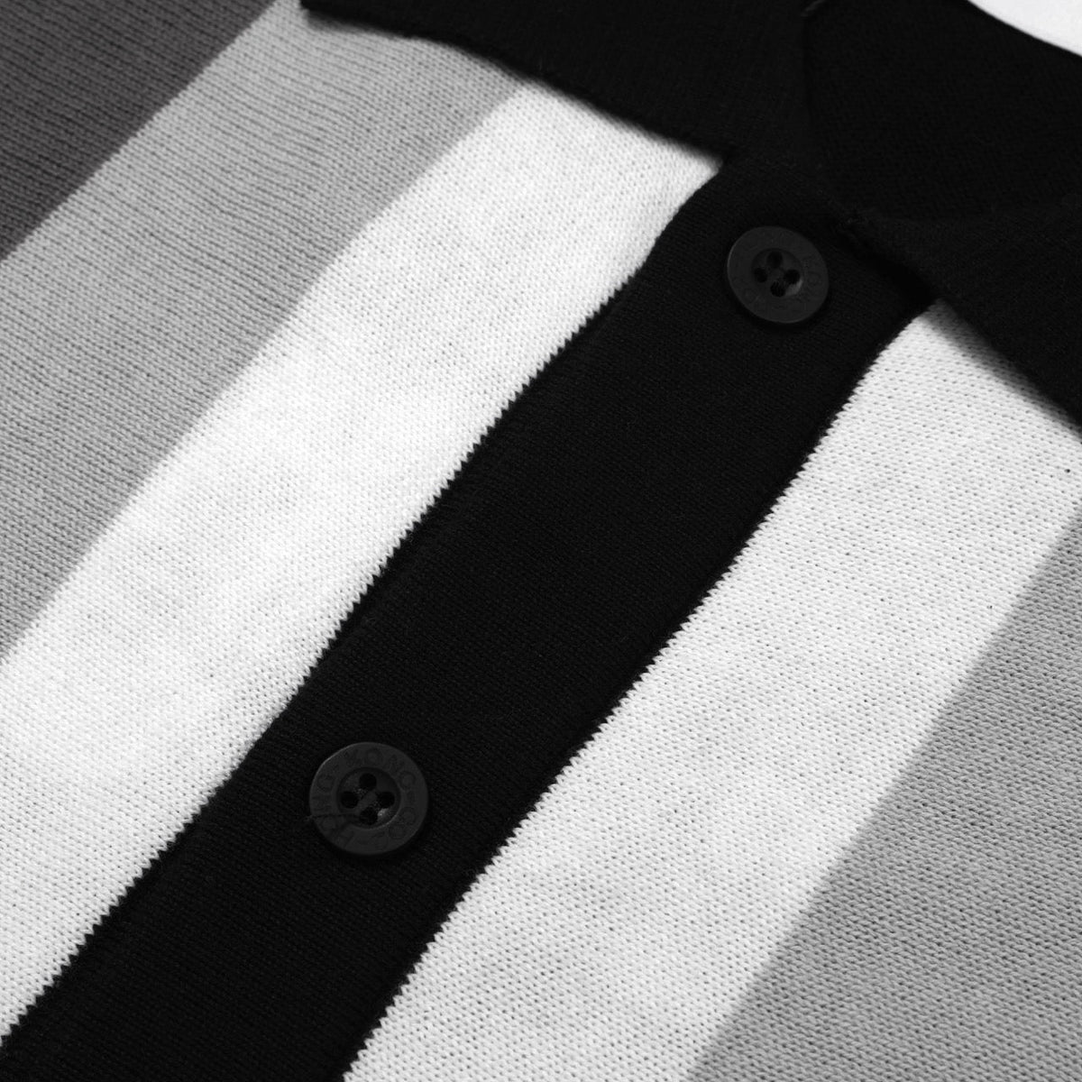 Chemise à rayures monochromes des années 60 pour homme – Noir, Blanc et Gris avec boutons polo