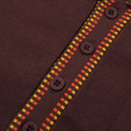 Chemise en maille rétro des années 70 pour homme – Marron avec bordure à carreaux jaunes et rouges