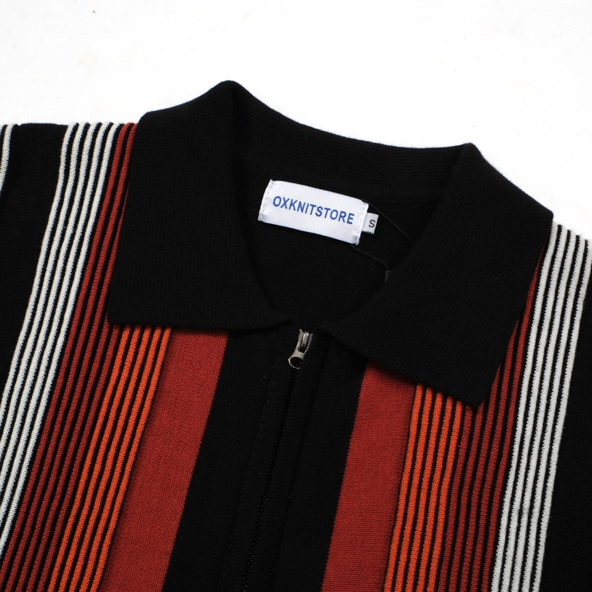 Pull zippé à rayures rétro pour homme – Style années 60 en rouge foncé et noir