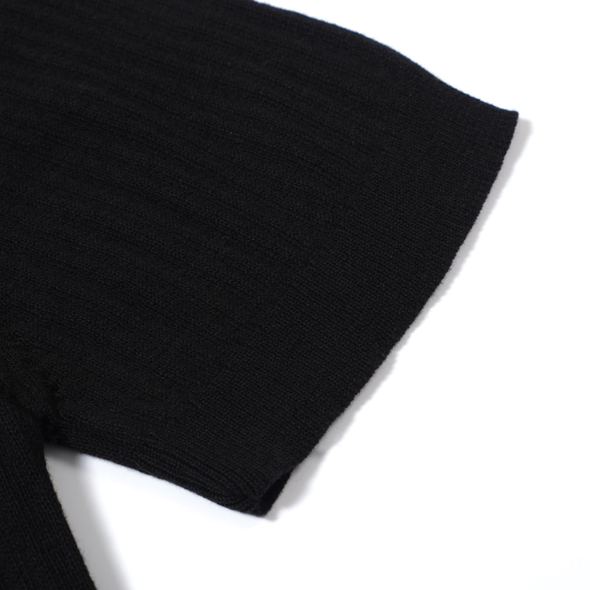 Chemise rétro minimaliste en jersey noir à côtes pour homme des années 60