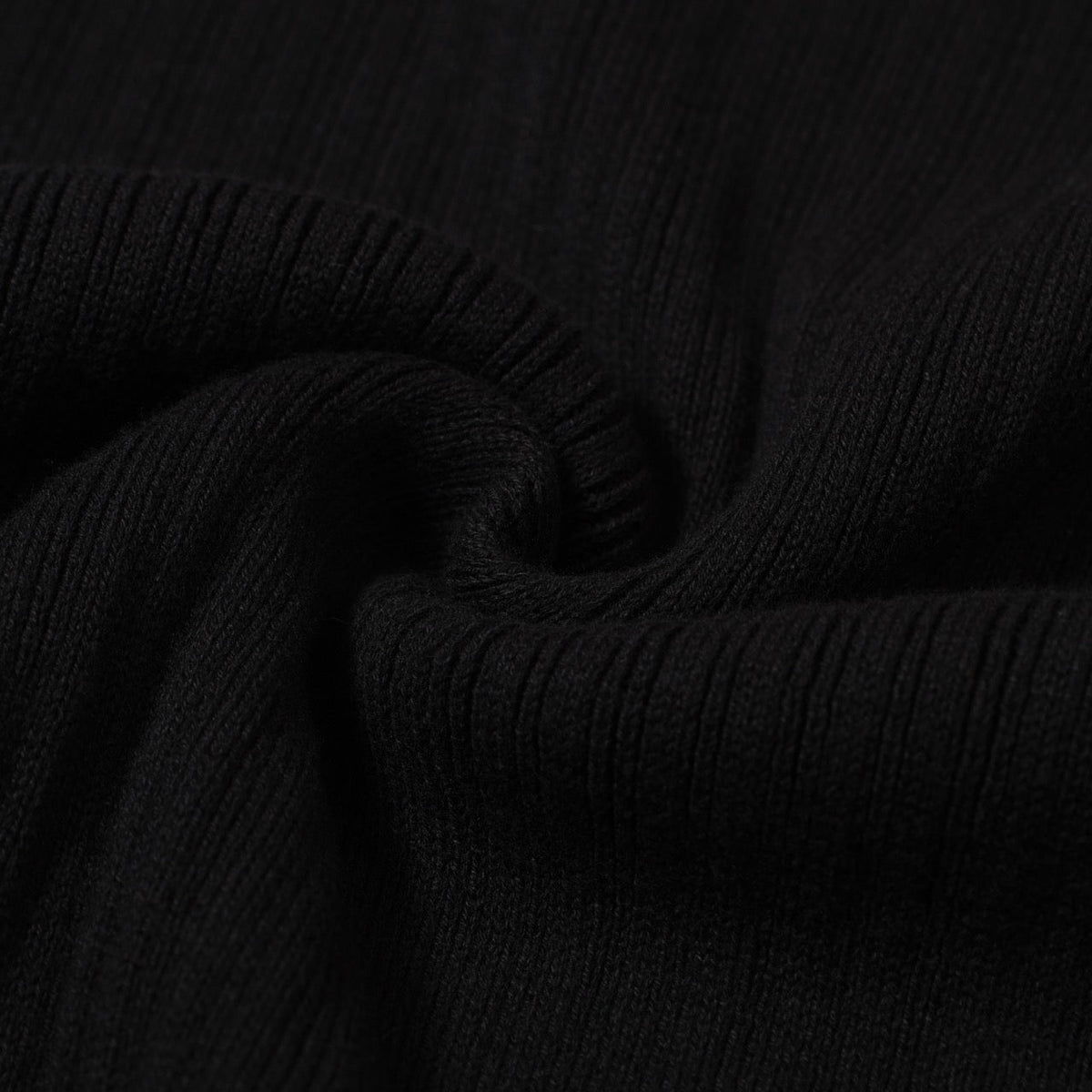 Chemise rétro minimaliste en jersey noir à côtes pour homme des années 60