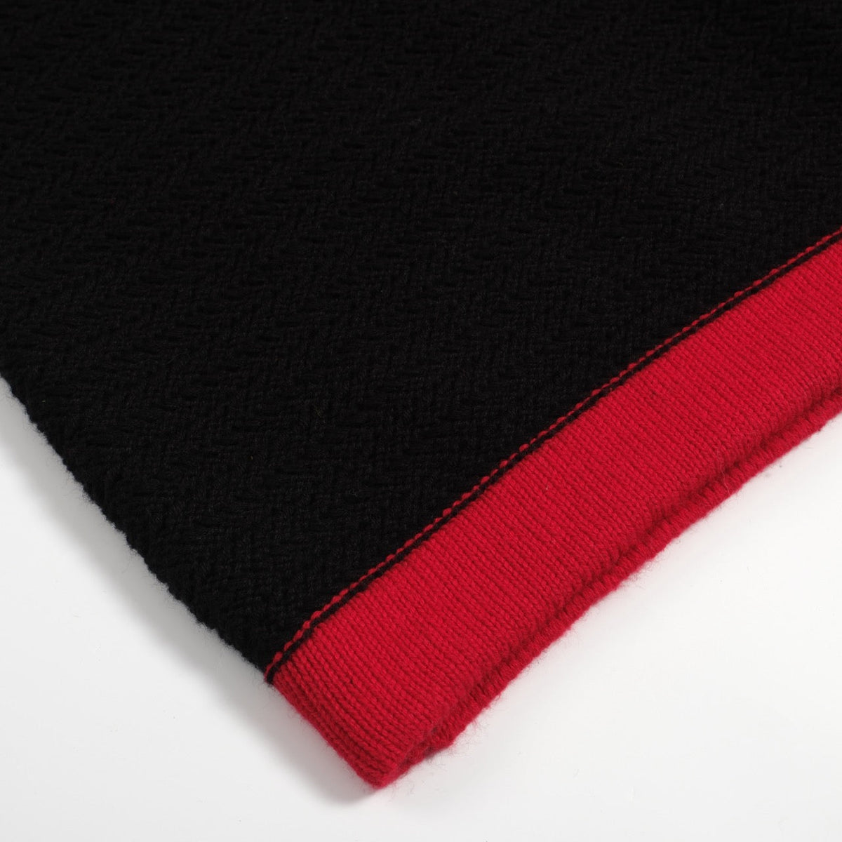 Chemise rétro noir pour homme des années 70 – Polo à encolure V avec contraste rouge