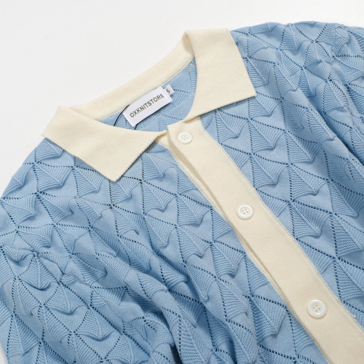 Chemise vintage homme années 70 – Bleu ciel rétro à boutons avec finition crème