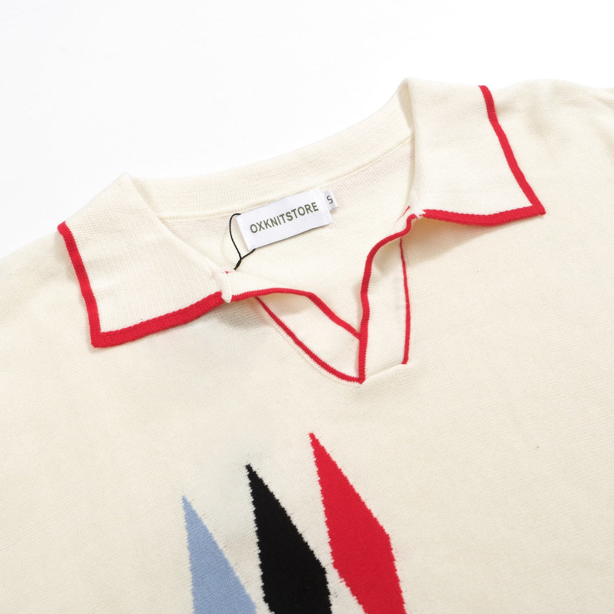 Vintage 1970s Men's Polo – Cream Retro with Red, Black & Blue Arrow Graphic