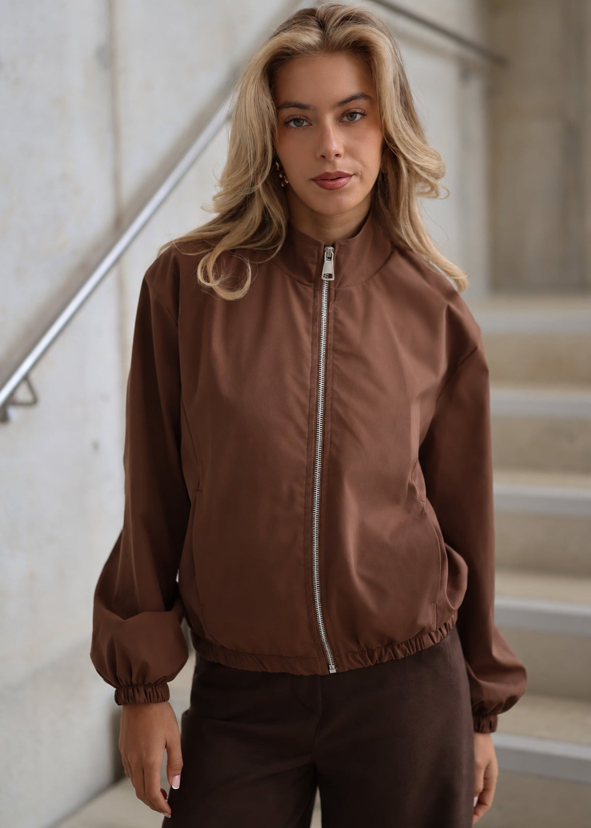 Blouson avec ceinture élastique - marron