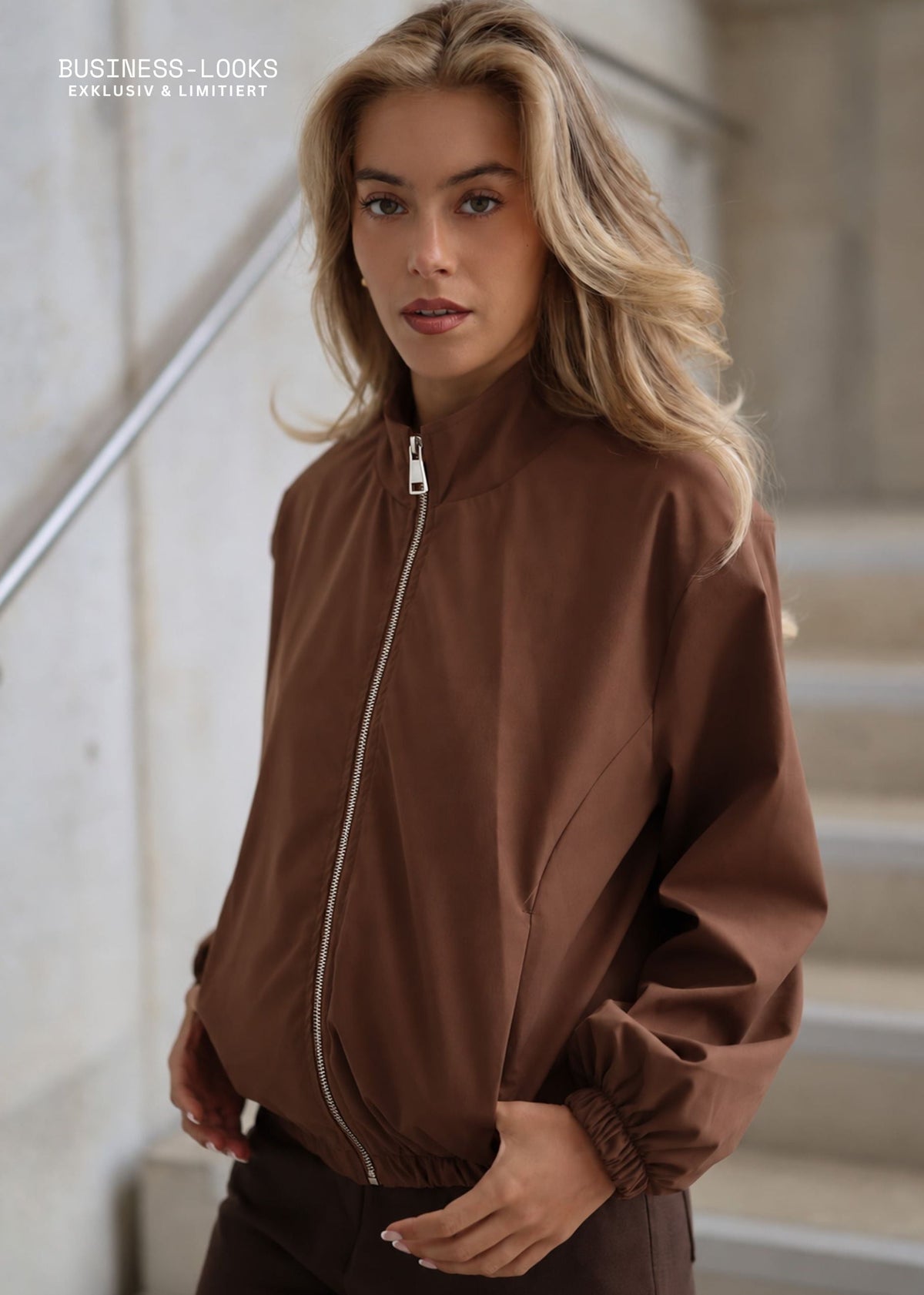 Blouson avec ceinture élastique - marron