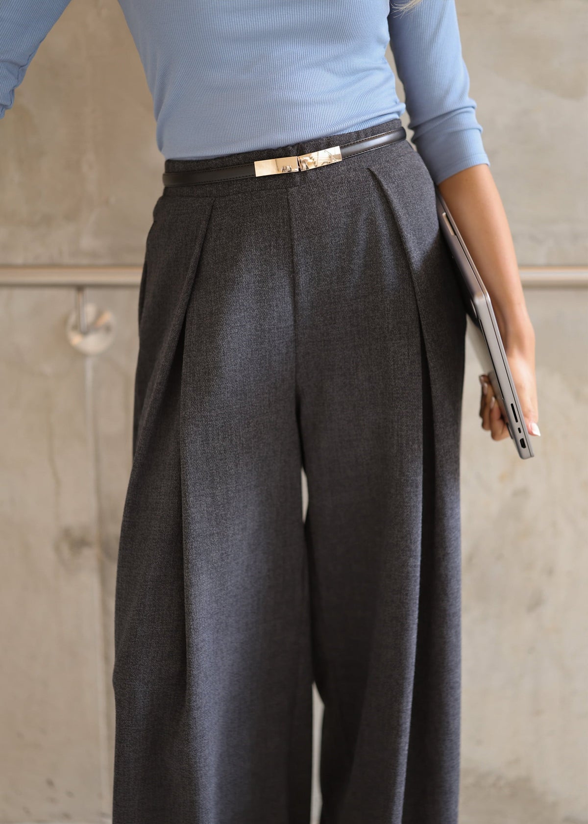 Pantalon à plis avec jambe large - anthracite
